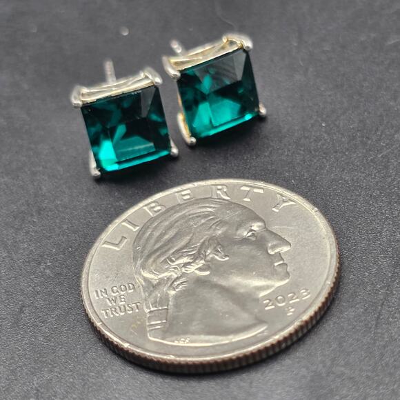 Sterling Silver Green Glass Stud Earrings Posts 925 - Picture 4 of 8